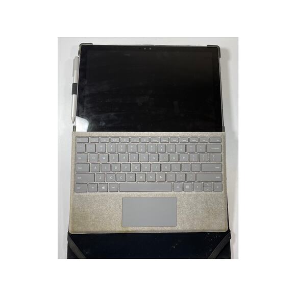 Surface Pro 4 with case and stylus pen - Picture 4 of 8